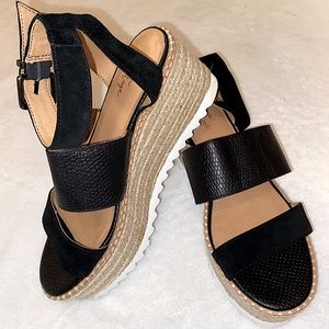 NWOB Crown Vintage Daylen Espadrille Wedge Sandals